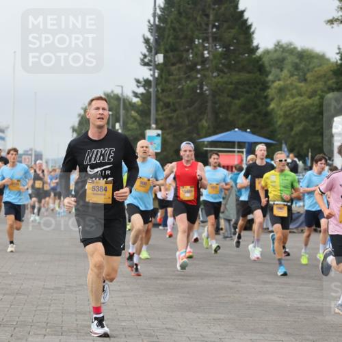 13.09.2026 - Kiel Lauf Andreas Tolksdorf http://msf.ph/oto/10335284 13.09.2026 09:53:00 Kiellinie 12120, 5384, 900, 10489, 8862, 1773, 11744 meine-sportfotos.de