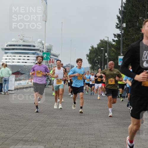 13.09.2026 - Kiel Lauf Andreas Tolksdorf http://msf.ph/oto/10335308 13.09.2026 09:53:01 Kiellinie 1498, 4, 83, 5864, 384, 2120, 10552, 3923 meine-sportfotos.de