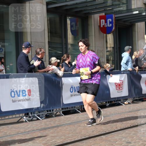 13.09.2026 - 21. swb-Marathon Bremen Strokosch-Dieckow http://msf.ph/oto/10335309 13.09.2026 11:04:35 Ziel 10198, 10283, 10315, 10465, 10481, 10729, 10741, 10850, 10855, 10856, 10940, 10975, 11006, 11133, 11272, 11366, 11395, 11518, 11592, 11705, 11757, 11939, 12002, 12005, 12064, 12235, 12420, 12493, 12495, 12498, 12500, 12502, 12522, 12563, 10160, 10182, 10245, 10526, 10613, 10711, 10755, 10877, 11114, 11214, 11215, 11248, 11336, 11364, 11410, 11592, 11720, 11740, 11761, 11991, 12009, 12929 meine-sportfotos.de