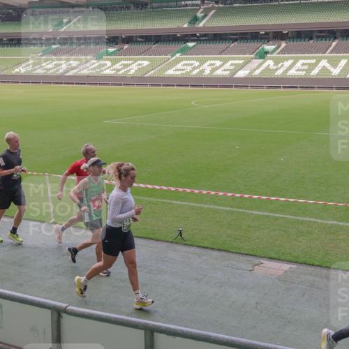 13.09.2026 - 21. swb-Marathon Bremen Michael Burmester http://msf.ph/oto/10335311 13.09.2026 13:09:57 Laufen im Stadion 164, 383, 391, 448, 532, 549, 563, 625, 813, 869, 898, 1025, 1072, 1124, 1150, 1180, 1398, 1738, 1855, 1867, 1880, 1894, 1967, 2202, 2208, 2232, 2243, 2268, 2284, 2333, 2339, 2342, 2380, 2413, 2429, 2432, 2441, 2467, 2471, 2525, 2530, 2553, 2573, 2594, 2654, 2682, 2692, 2714, 2717, 2785, 2819, 2823, 2841, 2897, 2920, 2930, 2931, 2932, 2941, 3032, 3063, 3086, 3089, 3122, 3208, 3291, 3316, 3333, 3370, 3398, 3410, 3437, 3470, 3707, 3769, 3857, 109 meine-sportfotos.de