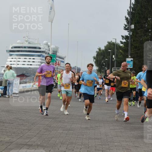 13.09.2026 - Kiel Lauf Andreas Tolksdorf http://msf.ph/oto/10335317 13.09.2026 09:53:01 Kiellinie 498, 4, 5864, 10552, 12120, 5384 meine-sportfotos.de