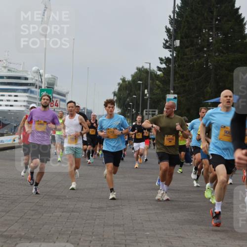 13.09.2026 - Kiel Lauf Andreas Tolksdorf http://msf.ph/oto/10335325 13.09.2026 09:53:01 Kiellinie 1498, 84, 5864, 1212, 10552, 10, 900, 5384 meine-sportfotos.de