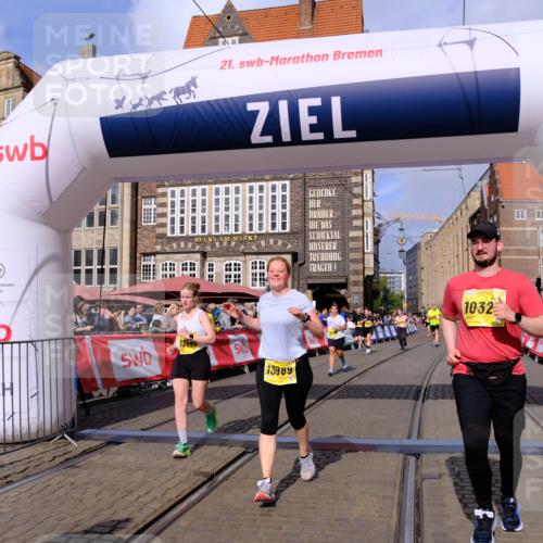 13.09.2026 - 21. swb-Marathon Bremen Tim E. http://msf.ph/oto/10335360 13.09.2026 11:06:58 Ziel 10323, 10654, 10795, 10849, 10989, 11021, 11066, 11240, 11370, 12124, 12146, 12219, 12249, 12485 meine-sportfotos.de