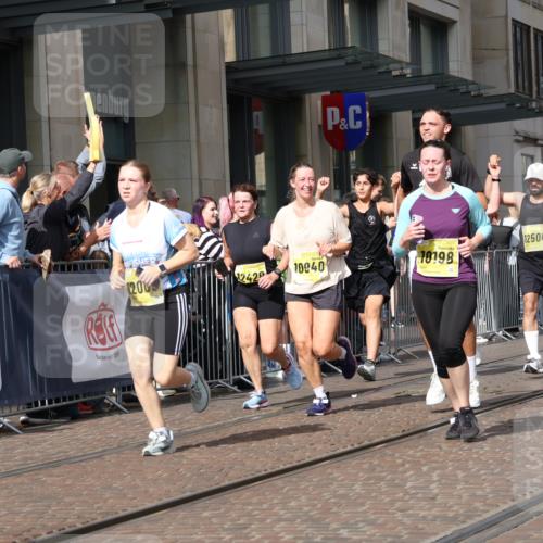 13.09.2026 - 21. swb-Marathon Bremen Strokosch-Dieckow http://msf.ph/oto/10335366 13.09.2026 11:04:36 Ziel 10198, 10283, 10315, 10465, 10481, 10729, 10741, 10850, 10855, 10856, 10940, 10975, 11006, 11133, 11272, 11366, 11395, 11518, 11705, 11757, 11939, 12002, 12005, 12064, 12235, 12420, 12493, 12495, 12498, 12500, 12502, 12522, 12563, 10160, 10182, 10245, 10526, 10613, 10711, 10755, 10877, 11114, 11214, 11215, 11248, 11336, 11364, 11410, 11592, 11720, 11740, 11761, 11991, 12009, 12929 meine-sportfotos.de