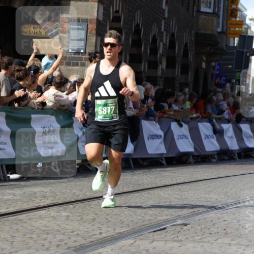 13.09.2026 - 21. swb-Marathon Bremen Strokosch-Dieckow http://msf.ph/oto/10335380 13.09.2026 13:17:43 Ziel 560, 842, 2008, 3148, 4805, 5550, 6095, 6734, 6759, 6803, 8100, 8253, 8446, 8532, 8714, 9075, 948, 1797, 2001, 2634, 3051, 3192, 4286, 4374, 5530, 5935, 8805, 8869, 9595, 9596, 9837, 13041 meine-sportfotos.de
