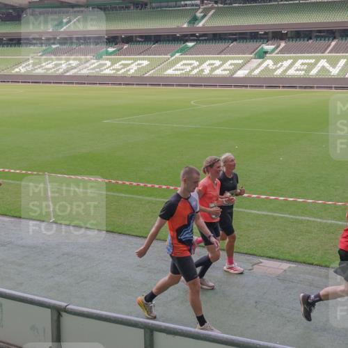13.09.2026 - 21. swb-Marathon Bremen Michael Burmester http://msf.ph/oto/10335381 13.09.2026 13:10:03 Laufen im Stadion 164, 373, 383, 391, 448, 532, 549, 563, 581, 625, 813, 869, 898, 1025, 1072, 1150, 1180, 1398, 1738, 1855, 1867, 1880, 1894, 1967, 2202, 2208, 2232, 2243, 2268, 2284, 2333, 2339, 2342, 2380, 2413, 2429, 2432, 2441, 2467, 2471, 2525, 2530, 2553, 2573, 2594, 2654, 2682, 2692, 2714, 2717, 2784, 2785, 2819, 2823, 2841, 2920, 2931, 2932, 2941, 3032, 3063, 3086, 3089, 3122, 3174, 3207, 3208, 3291, 3316, 3333, 3370, 3398, 3410, 3437, 3470, 3707, 3769, 3857, 109 meine-sportfotos.de