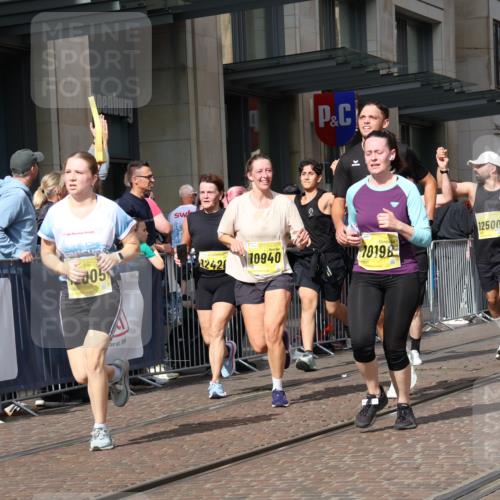 13.09.2026 - 21. swb-Marathon Bremen Strokosch-Dieckow http://msf.ph/oto/10335388 13.09.2026 11:04:37 Ziel 10198, 10283, 10315, 10465, 10481, 10729, 10741, 10850, 10855, 10856, 10940, 10975, 11006, 11133, 11272, 11366, 11395, 11518, 11705, 11757, 11939, 12002, 12005, 12064, 12099, 12235, 12420, 12493, 12495, 12498, 12500, 12502, 12522, 12563, 10160, 10245, 10481, 10526, 10613, 10711, 10755, 10877, 11114, 11214, 11215, 11248, 11364, 11410, 11592, 11720, 11740, 11761, 11991, 12009, 12929 meine-sportfotos.de