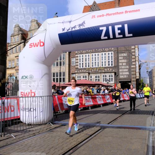13.09.2026 - 21. swb-Marathon Bremen Tim E. http://msf.ph/oto/10335396 13.09.2026 11:07:02 Ziel 10323, 10378, 10654, 10663, 10795, 10849, 10989, 11021, 11066, 11370, 12124, 12146, 12219, 12249 meine-sportfotos.de