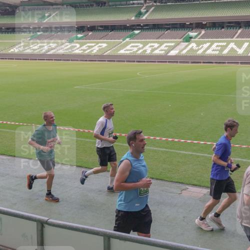 13.09.2026 - 21. swb-Marathon Bremen Michael Burmester http://msf.ph/oto/10335407 13.09.2026 13:10:06 Laufen im Stadion 164, 373, 383, 391, 448, 532, 549, 563, 581, 625, 813, 869, 898, 1025, 1072, 1150, 1180, 1398, 1738, 1855, 1867, 1880, 1894, 1967, 2202, 2208, 2232, 2243, 2268, 2284, 2333, 2339, 2342, 2413, 2429, 2432, 2441, 2471, 2525, 2530, 2553, 2573, 2594, 2654, 2682, 2692, 2714, 2717, 2784, 2785, 2819, 2823, 2920, 2931, 2932, 2941, 3026, 3032, 3063, 3086, 3089, 3122, 3174, 3207, 3208, 3291, 3316, 3333, 3370, 3398, 3410, 3437, 3470, 3707, 3769, 3857, 109 meine-sportfotos.de