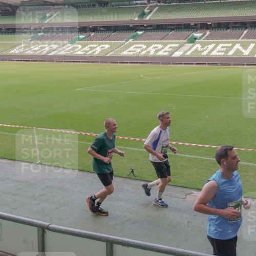 13.09.2026 - 21. swb-Marathon Bremen Michael Burmester http://msf.ph/oto/10335412 13.09.2026 13:10:07 Laufen im Stadion 164, 373, 383, 391, 448, 532, 549, 563, 581, 625, 813, 869, 898, 1025, 1072, 1150, 1180, 1398, 1738, 1855, 1867, 1880, 1894, 1967, 2202, 2208, 2232, 2243, 2268, 2284, 2333, 2339, 2342, 2413, 2429, 2432, 2441, 2471, 2525, 2530, 2553, 2573, 2594, 2654, 2682, 2692, 2714, 2717, 2784, 2785, 2819, 2823, 2920, 2931, 2932, 2941, 3026, 3032, 3063, 3086, 3089, 3122, 3174, 3207, 3208, 3291, 3316, 3333, 3370, 3398, 3410, 3437, 3470, 3707, 3769, 3857, 109 meine-sportfotos.de