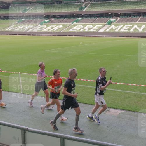 13.09.2026 - 21. swb-Marathon Bremen Michael Burmester http://msf.ph/oto/10335445 13.09.2026 13:10:13 Laufen im Stadion 164, 373, 383, 391, 448, 532, 549, 563, 581, 625, 813, 869, 898, 984, 1072, 1150, 1180, 1398, 1738, 1855, 1867, 1880, 1894, 1967, 2202, 2208, 2232, 2243, 2268, 2284, 2333, 2339, 2342, 2413, 2429, 2432, 2441, 2471, 2525, 2530, 2531, 2553, 2573, 2594, 2654, 2682, 2692, 2714, 2717, 2784, 2785, 2819, 2920, 2931, 2932, 2941, 3026, 3032, 3063, 3086, 3089, 3122, 3174, 3207, 3208, 3291, 3316, 3333, 3370, 3398, 3409, 3410, 3437, 3470, 3707, 3769, 3857, 109 meine-sportfotos.de