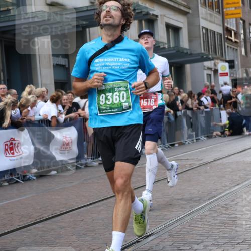13.09.2026 - 21. swb-Marathon Bremen Strokosch-Dieckow http://msf.ph/oto/10335484 13.09.2026 13:24:50 Ziel 972, 1080, 1119, 1166, 1264, 1436, 1448, 2046, 2322, 3105, 3168, 3187, 4091, 4113, 4294, 4459, 4507, 4918, 4973, 6079, 6113, 6544, 6943, 7306, 7326, 7409, 8245, 9036, 9073, 9152, 9360, 9493, 9563, 13088, 282, 789, 790, 1516, 1582, 2280, 2761, 3015, 3375, 3524, 3994, 4198, 4262, 4277, 5328, 5572, 5664, 5953, 6360, 6626, 6807, 7568, 7854, 8310, 8636, 8853, 8881, 9264, 9541, 10069, 10071, 10097, 10103 meine-sportfotos.de