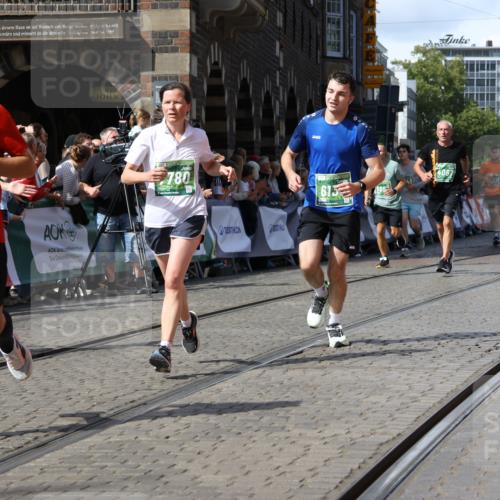 13.09.2026 - 21. swb-Marathon Bremen Strokosch-Dieckow http://msf.ph/oto/10335524 13.09.2026 13:25:53 Ziel 191, 209, 1458, 1650, 1752, 3124, 3186, 3806, 4717, 4927, 5703, 5755, 5814, 6380, 7252, 8545, 8597, 8695, 8769, 8890, 9440, 9468, 9506, 1896, 2062, 2666, 2708, 3248, 3516, 4067, 4476, 4724, 5558, 5701, 6605, 6886, 7638, 8361, 8592, 8635, 9266, 9794 meine-sportfotos.de