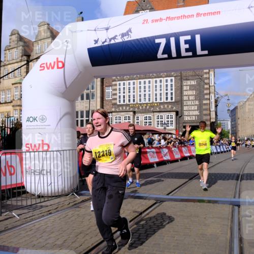 13.09.2026 - 21. swb-Marathon Bremen Tim E. http://msf.ph/oto/10335542 13.09.2026 11:07:04 Ziel 10323, 10378, 10654, 10663, 10795, 10849, 10989, 11066, 11370, 12124, 12146, 12219, 12249 meine-sportfotos.de