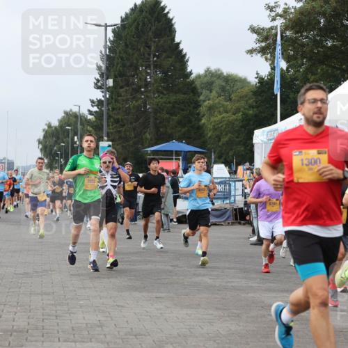 13.09.2026 - Kiel Lauf Andreas Tolksdorf http://msf.ph/oto/10335544 13.09.2026 09:53:12 Kiellinie 2072, 8837, 8582, 8761, 1300, 4744 meine-sportfotos.de