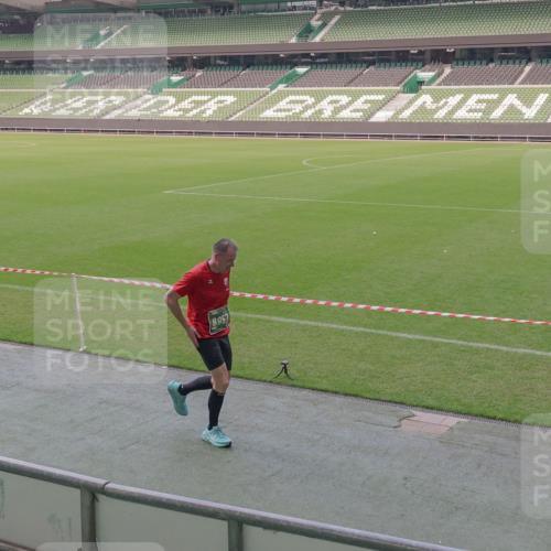 13.09.2026 - 21. swb-Marathon Bremen Michael Burmester http://msf.ph/oto/10335581 13.09.2026 13:10:29 Laufen im Stadion 164, 373, 383, 391, 448, 532, 549, 563, 581, 625, 813, 869, 898, 984, 1072, 1180, 1738, 1855, 1867, 1894, 1967, 2202, 2208, 2232, 2243, 2268, 2284, 2330, 2333, 2339, 2342, 2429, 2432, 2441, 2443, 2471, 2525, 2530, 2531, 2553, 2573, 2589, 2594, 2654, 2669, 2682, 2714, 2717, 2784, 2785, 2819, 2836, 2920, 2931, 2932, 2941, 3026, 3032, 3063, 3086, 3089, 3122, 3174, 3207, 3208, 3291, 3316, 3333, 3352, 3370, 3398, 3409, 3410, 3437, 3470, 3549, 3707, 3769, 3857, 109 meine-sportfotos.de