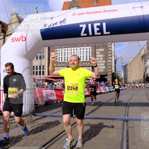 13.09.2026 - 21. swb-Marathon Bremen Tim E. http://msf.ph/oto/10335621 13.09.2026 11:07:06 Ziel 10323, 10378, 10663, 10795, 10989, 11066, 11370, 12124, 12146, 12219, 12249 meine-sportfotos.de