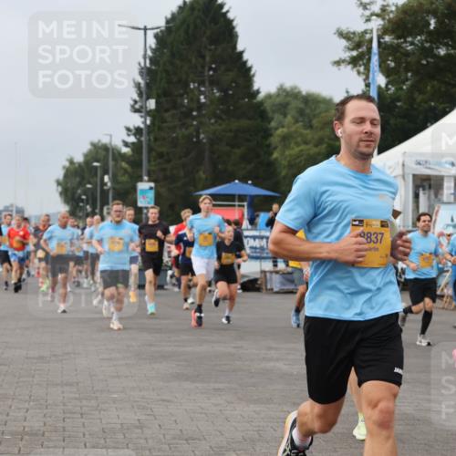 13.09.2026 - Kiel Lauf Andreas Tolksdorf http://msf.ph/oto/10335639 13.09.2026 09:53:17 Kiellinie 841, 38, 9837, 11781 meine-sportfotos.de