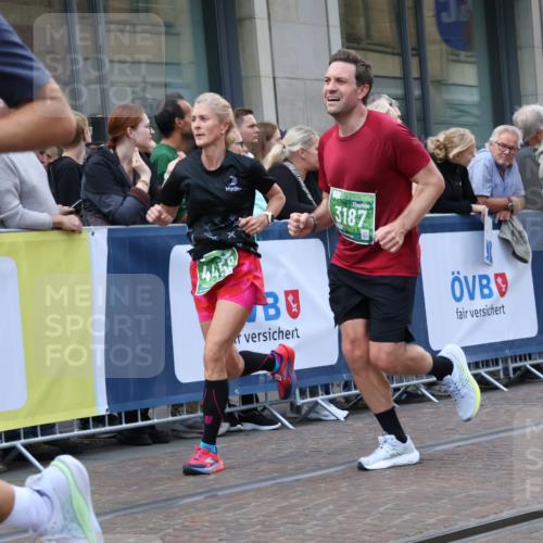 13.09.2026 - 21. swb-Marathon Bremen Strokosch-Dieckow http://msf.ph/oto/10335651 13.09.2026 13:25:00 Ziel 260, 1080, 1119, 1166, 1436, 1448, 1650, 1658, 2046, 2322, 3105, 3168, 3187, 4091, 4294, 4459, 4918, 5814, 6113, 6380, 7252, 7306, 7326, 8245, 8357, 8695, 8769, 9036, 9073, 9299, 9360, 9460, 9468, 9493, 9563, 13025, 13088, 282, 972, 1264, 1516, 2280, 2761, 3015, 4091, 4113, 4198, 4262, 4277, 4507, 4973, 5328, 5664, 6079, 6360, 6544, 6626, 6807, 6943, 7409, 7854, 8853, 9152, 9541, 10103 meine-sportfotos.de