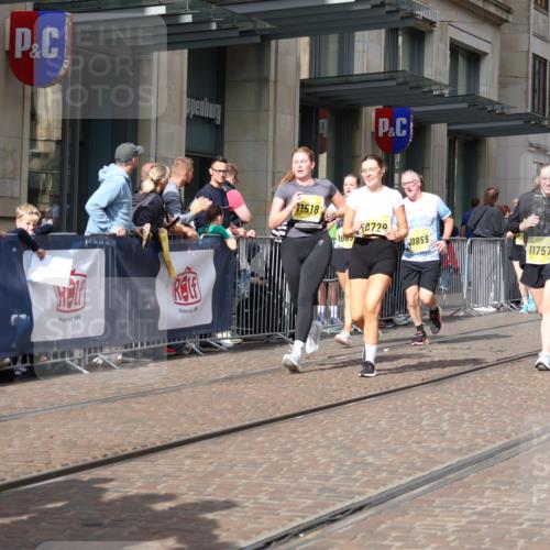 13.09.2026 - 21. swb-Marathon Bremen Strokosch-Dieckow http://msf.ph/oto/10335663 13.09.2026 11:04:41 Ziel 10198, 10283, 10315, 10370, 10465, 10718, 10729, 10741, 10800, 10850, 10855, 10856, 10940, 10975, 11006, 11105, 11133, 11272, 11281, 11395, 11518, 11584, 11722, 11757, 11900, 11939, 12002, 12005, 12064, 12099, 12235, 12335, 12420, 12493, 12495, 12498, 12500, 12502, 12522, 12563, 10160, 10245, 10283, 10481, 10526, 10711, 10755, 10877, 11114, 11214, 11215, 11248, 11364, 11366, 11410, 11592, 11705, 11740, 11761, 11991, 12009, 12929 meine-sportfotos.de