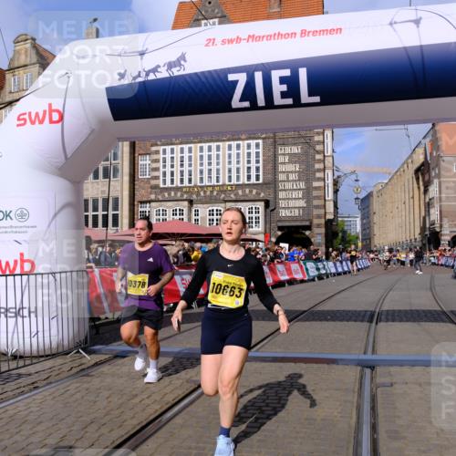13.09.2026 - 21. swb-Marathon Bremen Tim E. http://msf.ph/oto/10335668 13.09.2026 11:07:08 Ziel 10323, 10378, 10663, 10795, 10989, 11066, 11257, 11370, 12124, 12146, 12219, 12249 meine-sportfotos.de