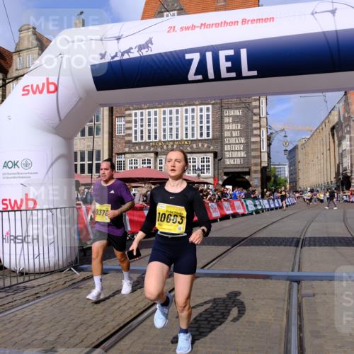 13.09.2026 - 21. swb-Marathon Bremen Tim E. http://msf.ph/oto/10335681 13.09.2026 11:07:08 Ziel 10323, 10378, 10663, 10795, 10989, 11066, 11257, 11370, 12124, 12146, 12219, 12249 meine-sportfotos.de