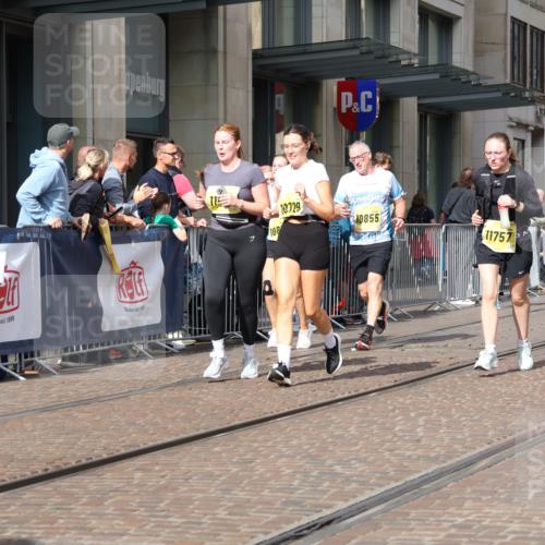 13.09.2026 - 21. swb-Marathon Bremen Strokosch-Dieckow http://msf.ph/oto/10335682 13.09.2026 11:04:41 Ziel 10198, 10283, 10315, 10370, 10465, 10718, 10729, 10741, 10800, 10850, 10855, 10856, 10940, 10975, 11006, 11105, 11133, 11272, 11281, 11395, 11518, 11584, 11722, 11757, 11900, 11939, 12002, 12005, 12064, 12099, 12235, 12335, 12420, 12493, 12495, 12498, 12500, 12502, 12522, 12563, 10160, 10245, 10283, 10481, 10526, 10711, 10755, 10877, 11114, 11214, 11215, 11248, 11364, 11366, 11410, 11592, 11705, 11740, 11761, 11991, 12009, 12929 meine-sportfotos.de
