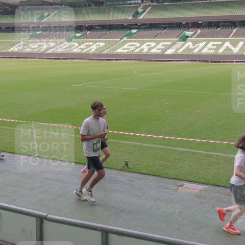 13.09.2026 - 21. swb-Marathon Bremen Michael Burmester http://msf.ph/oto/10335685 13.09.2026 13:10:39 Laufen im Stadion 164, 265, 373, 383, 391, 448, 532, 563, 581, 869, 898, 984, 1072, 1180, 1738, 1855, 1867, 1894, 1952, 1967, 2202, 2232, 2268, 2284, 2299, 2330, 2333, 2339, 2342, 2432, 2443, 2471, 2525, 2530, 2531, 2553, 2573, 2589, 2594, 2654, 2669, 2682, 2714, 2717, 2784, 2785, 2819, 2836, 2920, 2931, 2932, 3026, 3032, 3063, 3086, 3089, 3122, 3159, 3174, 3207, 3208, 3291, 3316, 3333, 3352, 3370, 3398, 3409, 3410, 3437, 3470, 3549, 3707, 3769, 3857, 109 meine-sportfotos.de
