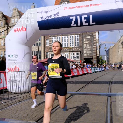 13.09.2026 - 21. swb-Marathon Bremen Tim E. http://msf.ph/oto/10335693 13.09.2026 11:07:08 Ziel 10323, 10378, 10663, 10795, 10989, 11066, 11257, 11370, 12124, 12146, 12219, 12249 meine-sportfotos.de