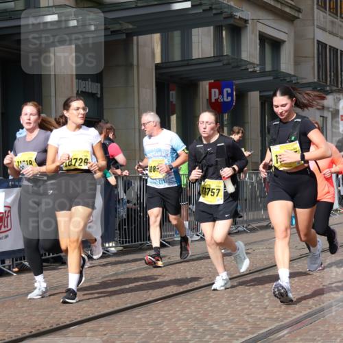 13.09.2026 - 21. swb-Marathon Bremen Strokosch-Dieckow http://msf.ph/oto/10335729 13.09.2026 11:04:42 Ziel 10198, 10315, 10370, 10465, 10718, 10729, 10741, 10800, 10850, 10855, 10856, 10940, 10975, 11006, 11105, 11133, 11272, 11281, 11395, 11518, 11584, 11722, 11757, 11900, 11939, 12002, 12005, 12064, 12099, 12235, 12335, 12420, 12493, 12495, 12498, 12500, 12502, 12522, 12563, 10160, 10198, 10245, 10283, 10481, 10526, 10711, 10755, 10877, 10940, 11114, 11214, 11215, 11248, 11364, 11366, 11410, 11592, 11705, 11740, 11761, 11991, 12005, 12009, 12929 meine-sportfotos.de