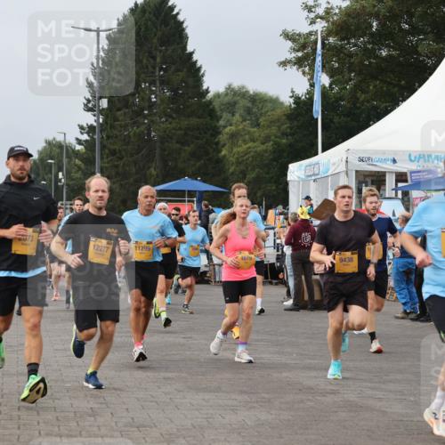 13.09.2026 - Kiel Lauf Andreas Tolksdorf http://msf.ph/oto/10335744 13.09.2026 09:53:20 Kiellinie 2, 3, 4, 073, 12277, 11299, 4679, 9438, 3298, 32 meine-sportfotos.de