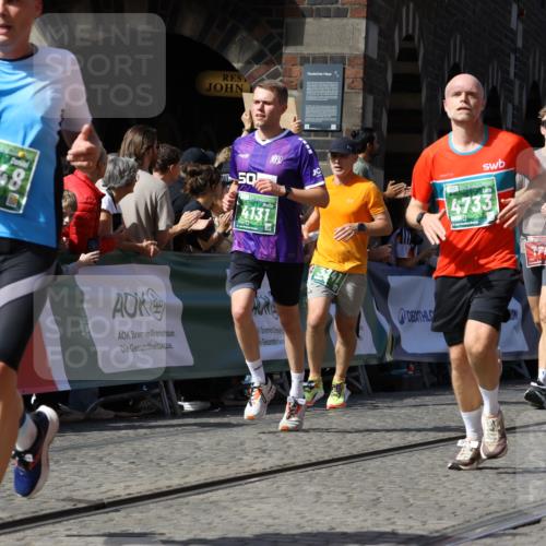 13.09.2026 - 21. swb-Marathon Bremen Strokosch-Dieckow http://msf.ph/oto/10335755 13.09.2026 13:18:02 Ziel 560, 771, 1297, 2008, 2125, 2234, 2812, 3051, 3192, 3760, 4171, 4286, 4374, 4498, 4499, 4620, 5041, 5530, 5550, 5817, 7901, 8100, 8250, 9400, 9505, 13107, 1872, 2260, 2671, 3241, 3458, 3514, 3634, 4131, 4733, 5292, 5695, 6152, 7954, 8094, 8943, 8944, 9134, 9609, 10065 meine-sportfotos.de