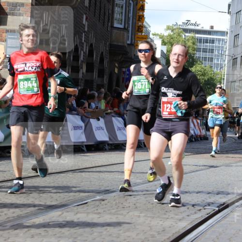13.09.2026 - 21. swb-Marathon Bremen Strokosch-Dieckow http://msf.ph/oto/10335838 13.09.2026 13:18:05 Ziel 771, 1297, 2125, 2234, 2812, 3051, 3192, 3760, 4171, 4286, 4374, 4498, 4499, 4620, 5041, 5530, 5817, 7901, 8250, 9400, 9505, 9595, 9596, 13041, 13107, 1872, 2260, 2671, 3241, 3458, 3634, 5292, 5460, 5695, 6152, 7491, 7954, 8094, 8943, 8944, 9134, 9609, 10065 meine-sportfotos.de