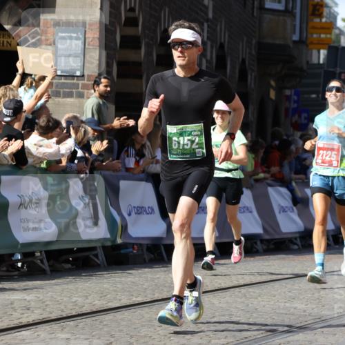 13.09.2026 - 21. swb-Marathon Bremen Strokosch-Dieckow http://msf.ph/oto/10335861 13.09.2026 13:18:07 Ziel 771, 948, 1297, 2001, 2125, 2234, 2812, 3051, 3192, 3760, 4286, 4374, 4498, 4499, 4620, 5530, 5817, 5935, 8869, 9400, 9505, 9595, 9596, 9837, 13041, 13107, 1146, 1419, 1872, 3458, 3634, 5292, 5460, 6152, 7491, 7954, 9134, 9609, 10065, 13150 meine-sportfotos.de