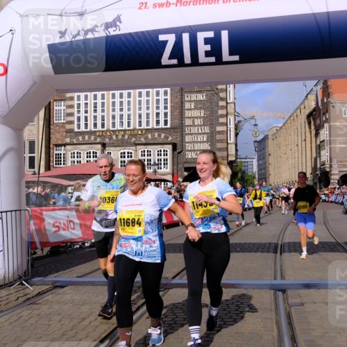 13.09.2026 - 21. swb-Marathon Bremen Tim E. http://msf.ph/oto/10335880 13.09.2026 11:07:24 Ziel 10156, 10360, 11100, 11257, 11393, 11439, 11600, 11684, 11696, 11759, 11822, 11823, 12255 meine-sportfotos.de