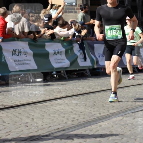 13.09.2026 - 21. swb-Marathon Bremen Strokosch-Dieckow http://msf.ph/oto/10335882 13.09.2026 13:18:07 Ziel 771, 948, 1297, 2001, 2125, 2234, 2812, 3051, 3192, 3760, 4286, 4374, 4498, 4499, 4620, 5530, 5817, 5935, 8869, 9400, 9505, 9595, 9596, 9837, 13041, 13107, 1146, 1419, 1872, 3458, 3634, 5292, 5460, 6152, 7491, 7954, 9134, 9609, 10065, 13150 meine-sportfotos.de