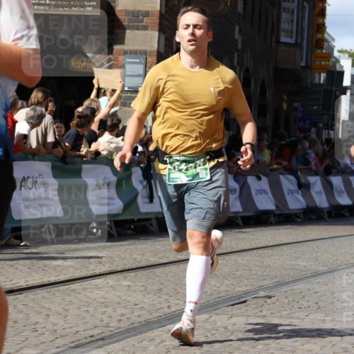 13.09.2026 - 21. swb-Marathon Bremen Strokosch-Dieckow http://msf.ph/oto/10335895 13.09.2026 13:18:11 Ziel 948, 1631, 1797, 2001, 2125, 2634, 2812, 3051, 3192, 4286, 4374, 4498, 4499, 4620, 5530, 5817, 5935, 8805, 8869, 9505, 9595, 9596, 9837, 13041, 13107, 1146, 1419, 5307, 5460, 7491, 7954, 10065, 13150 meine-sportfotos.de