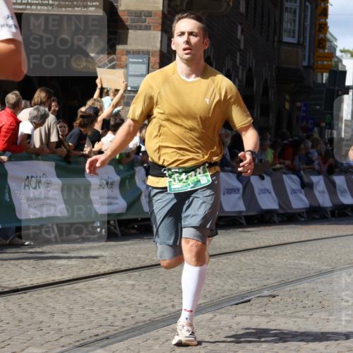13.09.2026 - 21. swb-Marathon Bremen Strokosch-Dieckow http://msf.ph/oto/10335907 13.09.2026 13:18:11 Ziel 948, 1631, 1797, 2001, 2125, 2634, 2812, 3051, 3192, 4286, 4374, 4498, 4499, 4620, 5530, 5817, 5935, 8805, 8869, 9505, 9595, 9596, 9837, 13041, 13107, 1146, 1419, 5307, 5460, 7491, 7954, 10065, 13150 meine-sportfotos.de