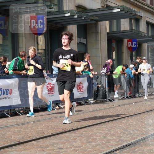 13.09.2026 - 21. swb-Marathon Bremen Strokosch-Dieckow http://msf.ph/oto/10335910 13.09.2026 11:04:47 Ziel 10370, 10465, 10576, 10697, 10718, 10729, 10741, 10800, 10850, 10855, 10975, 10995, 11102, 11105, 11133, 11157, 11218, 11272, 11281, 11326, 11518, 11584, 11616, 11722, 11900, 11939, 12002, 12011, 12064, 12079, 12080, 12099, 12235, 12335, 12420, 12522, 10160, 10198, 10283, 10315, 10481, 10711, 10729, 10755, 10855, 10856, 10877, 10940, 11006, 11114, 11364, 11366, 11395, 11518, 11592, 11705, 11757, 11761, 11991, 12005 meine-sportfotos.de