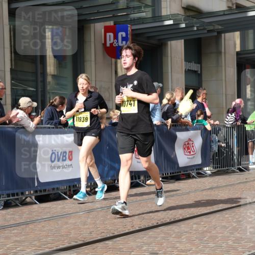 13.09.2026 - 21. swb-Marathon Bremen Strokosch-Dieckow http://msf.ph/oto/10335928 13.09.2026 11:04:47 Ziel 10370, 10465, 10576, 10697, 10718, 10729, 10741, 10800, 10850, 10855, 10975, 10995, 11102, 11105, 11133, 11157, 11218, 11272, 11281, 11326, 11518, 11584, 11616, 11722, 11900, 11939, 12002, 12011, 12064, 12079, 12080, 12099, 12235, 12335, 12420, 12522, 10160, 10198, 10283, 10315, 10481, 10711, 10729, 10755, 10855, 10856, 10877, 10940, 11006, 11114, 11364, 11366, 11395, 11518, 11592, 11705, 11757, 11761, 11991, 12005 meine-sportfotos.de