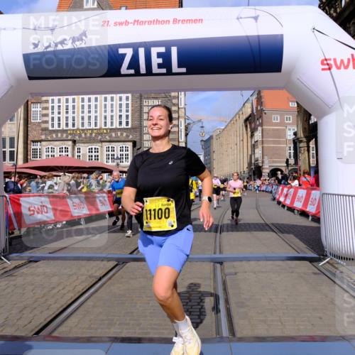13.09.2026 - 21. swb-Marathon Bremen Tim E. http://msf.ph/oto/10335947 13.09.2026 11:07:26 Ziel 10156, 10360, 11100, 11246, 11257, 11393, 11439, 11600, 11684, 11696, 11759, 11822, 11823, 12255 meine-sportfotos.de