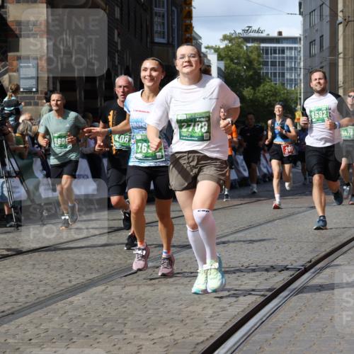 13.09.2026 - 21. swb-Marathon Bremen Strokosch-Dieckow http://msf.ph/oto/10335964 13.09.2026 13:25:55 Ziel 191, 209, 1458, 1650, 1752, 2421, 3124, 3186, 3806, 4439, 4717, 4927, 5139, 5703, 5755, 5814, 7252, 8545, 8597, 8695, 8890, 9440, 9468, 9506, 1896, 2062, 2666, 3248, 3516, 4067, 4476, 4724, 5558, 5701, 5854, 6605, 6886, 8361, 8592, 8635, 9266, 9794 meine-sportfotos.de