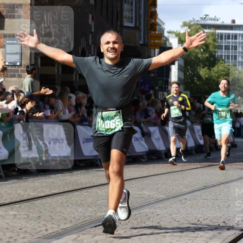 13.09.2026 - 21. swb-Marathon Bremen Strokosch-Dieckow http://msf.ph/oto/10335975 13.09.2026 13:18:13 Ziel 948, 1631, 1797, 2001, 2125, 2634, 3051, 3192, 4286, 4374, 5530, 5817, 5935, 5948, 6290, 6448, 8805, 8869, 9505, 9595, 9596, 9837, 13041, 1146, 1419, 2055, 5307, 5460, 6293, 6294, 6818, 7491, 7954, 13150 meine-sportfotos.de