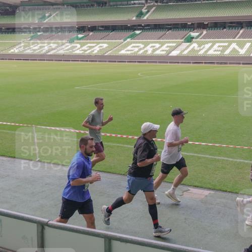 13.09.2026 - 21. swb-Marathon Bremen Michael Burmester http://msf.ph/oto/10335978 13.09.2026 13:11:11 Laufen im Stadion 164, 265, 373, 448, 581, 703, 843, 869, 984, 1113, 1180, 1435, 1738, 1849, 1851, 1855, 1867, 1894, 1936, 1952, 1967, 2202, 2248, 2268, 2281, 2284, 2299, 2330, 2333, 2339, 2342, 2353, 2375, 2426, 2432, 2443, 2530, 2531, 2553, 2573, 2589, 2654, 2659, 2669, 2673, 2682, 2714, 2717, 2784, 2785, 2804, 2819, 2822, 2836, 2850, 2907, 2920, 2932, 2976, 3026, 3027, 3063, 3079, 3082, 3086, 3089, 3122, 3159, 3174, 3207, 3208, 3291, 3328, 3349, 3352, 3370, 3409, 3410, 3470, 3549, 551 meine-sportfotos.de