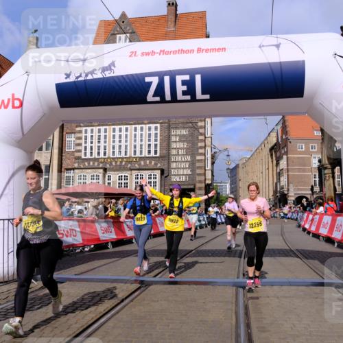 13.09.2026 - 21. swb-Marathon Bremen Tim E. http://msf.ph/oto/10335983 13.09.2026 11:07:28 Ziel 10156, 10360, 10488, 11100, 11123, 11246, 11393, 11439, 11600, 11684, 11696, 11759, 11822, 11823, 12255, 12266 meine-sportfotos.de