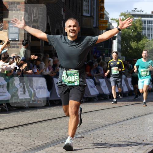 13.09.2026 - 21. swb-Marathon Bremen Strokosch-Dieckow http://msf.ph/oto/10335988 13.09.2026 13:18:13 Ziel 948, 1631, 1797, 2001, 2125, 2634, 3051, 3192, 4286, 4374, 5530, 5817, 5935, 5948, 6290, 6448, 8805, 8869, 9505, 9595, 9596, 9837, 13041, 1146, 1419, 2055, 5307, 5460, 6293, 6294, 6818, 7491, 7954, 13150 meine-sportfotos.de