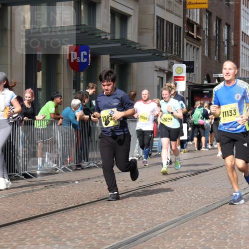 13.09.2026 - 21. swb-Marathon Bremen Strokosch-Dieckow http://msf.ph/oto/10335996 13.09.2026 11:04:49 Ziel 10370, 10411, 10465, 10576, 10697, 10718, 10741, 10800, 10802, 10850, 10975, 10995, 11102, 11105, 11133, 11157, 11218, 11281, 11326, 11584, 11616, 11722, 11900, 11939, 12002, 12011, 12064, 12079, 12080, 12099, 12235, 12335, 12522, 10160, 10198, 10283, 10315, 10481, 10711, 10729, 10855, 10856, 10877, 10940, 11006, 11114, 11133, 11272, 11364, 11366, 11395, 11518, 11592, 11705, 11757, 11761, 11991, 12005 meine-sportfotos.de