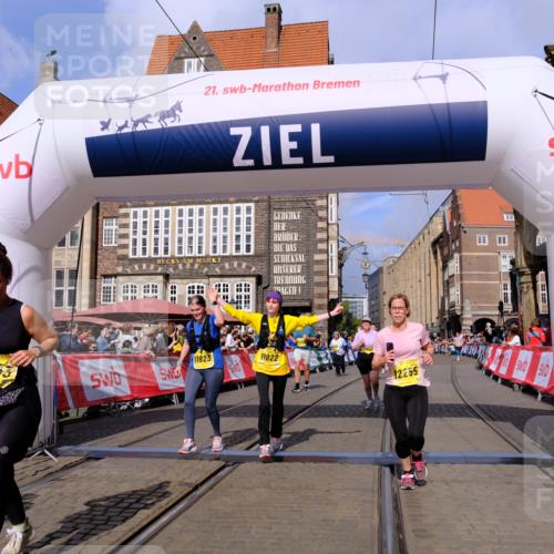 13.09.2026 - 21. swb-Marathon Bremen Tim E. http://msf.ph/oto/10336008 13.09.2026 11:07:28 Ziel 10156, 10360, 10488, 11100, 11123, 11246, 11393, 11439, 11600, 11684, 11696, 11759, 11822, 11823, 12255, 12266 meine-sportfotos.de