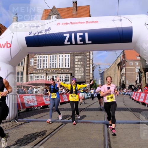 13.09.2026 - 21. swb-Marathon Bremen Tim E. http://msf.ph/oto/10336019 13.09.2026 11:07:29 Ziel 10156, 10360, 10488, 11100, 11123, 11246, 11393, 11439, 11600, 11684, 11696, 11759, 11822, 11823, 11917, 12020, 12173, 12255, 12266 meine-sportfotos.de