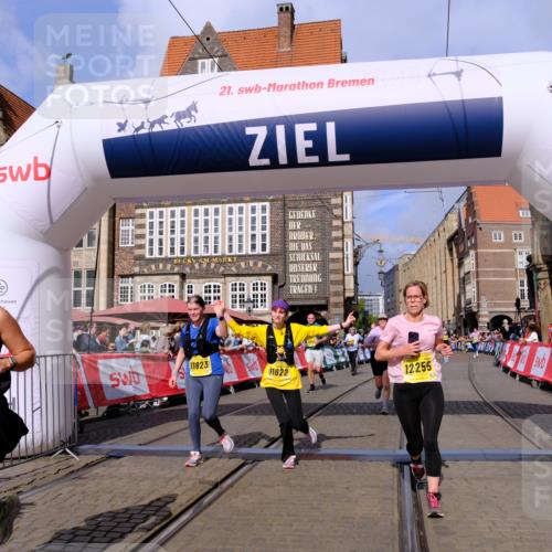 13.09.2026 - 21. swb-Marathon Bremen Tim E. http://msf.ph/oto/10336030 13.09.2026 11:07:29 Ziel 10156, 10360, 10488, 11100, 11123, 11246, 11393, 11439, 11600, 11684, 11696, 11759, 11822, 11823, 11917, 12020, 12173, 12255, 12266 meine-sportfotos.de